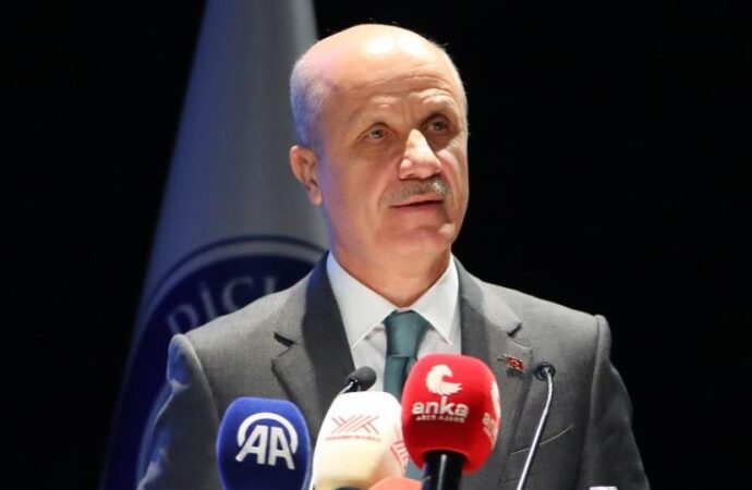 YÖK Başkanı Özvar: Tek hedefiniz diploma almak olmamalıdır