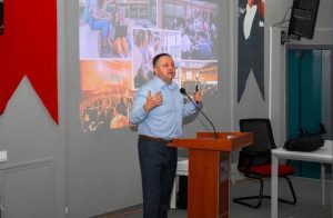 Emekli Tuğgeneral Berat Acar, Antalya Belek Üniversitesi’nde gençlere “Değerli Ol, Varlığını Hisset” konulu seminer verdi!